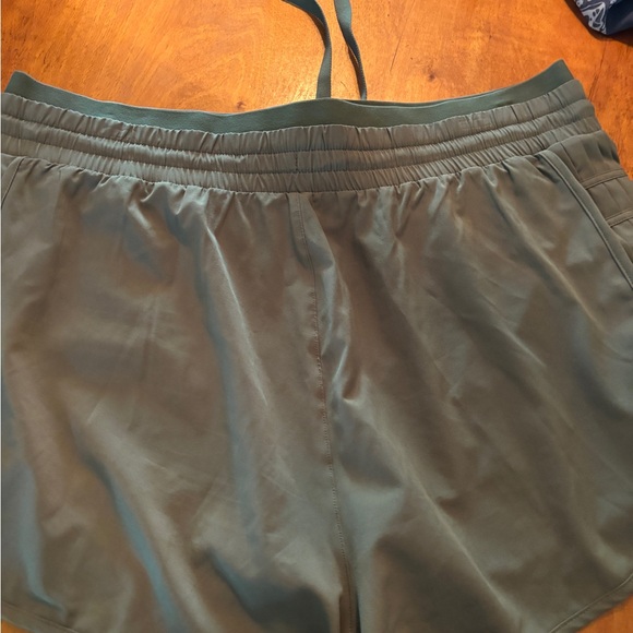 Joy Lab athletic shorts in olive green - Picture 3 of 5